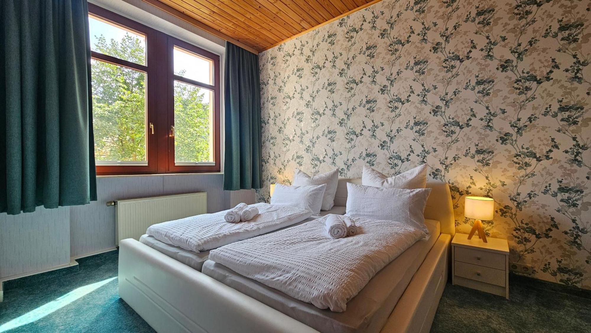 Pension Weisse Rose, Parkplatz, Fruehstueck, Wlan, Zentral Bad Elster Exterior photo