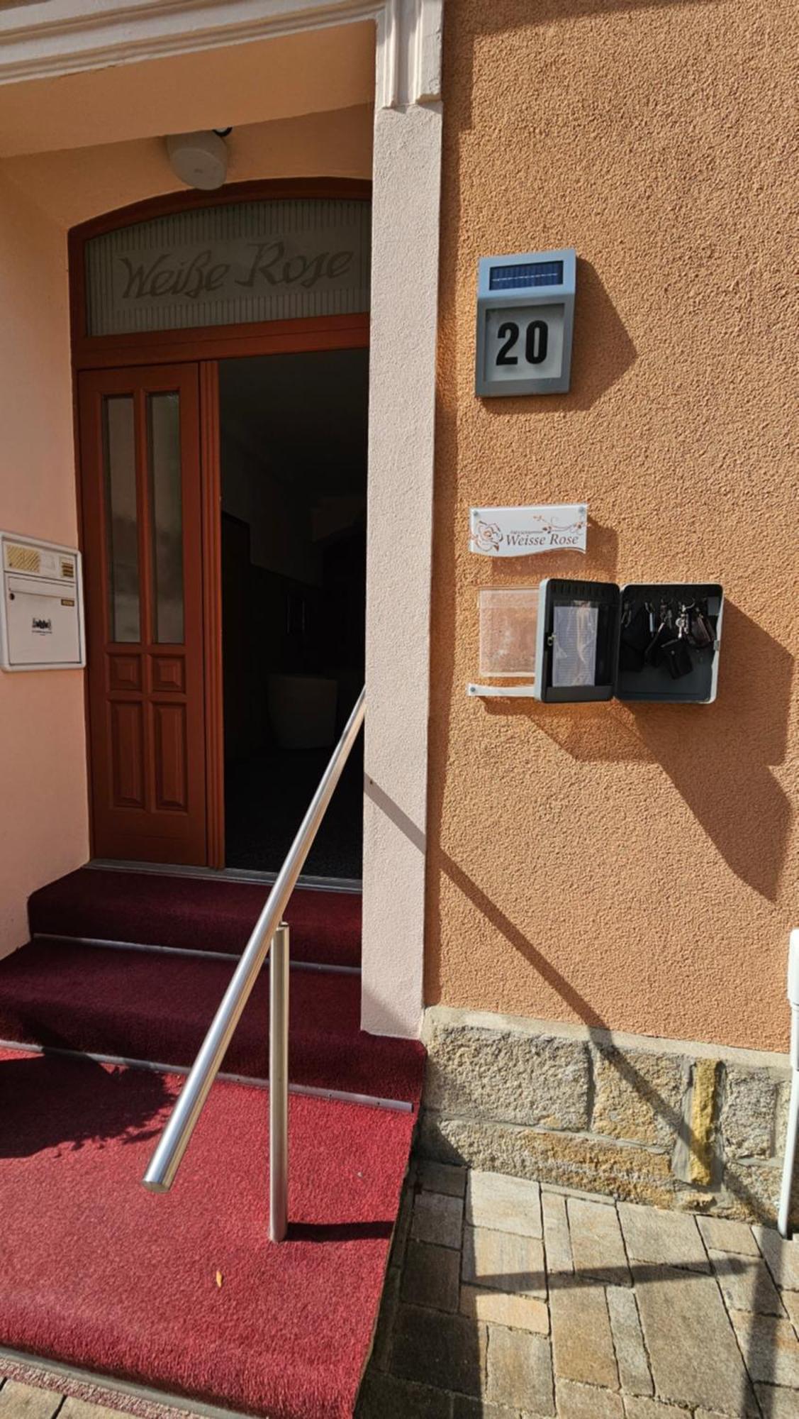 Pension Weisse Rose, Parkplatz, Fruehstueck, Wlan, Zentral Bad Elster Exterior photo