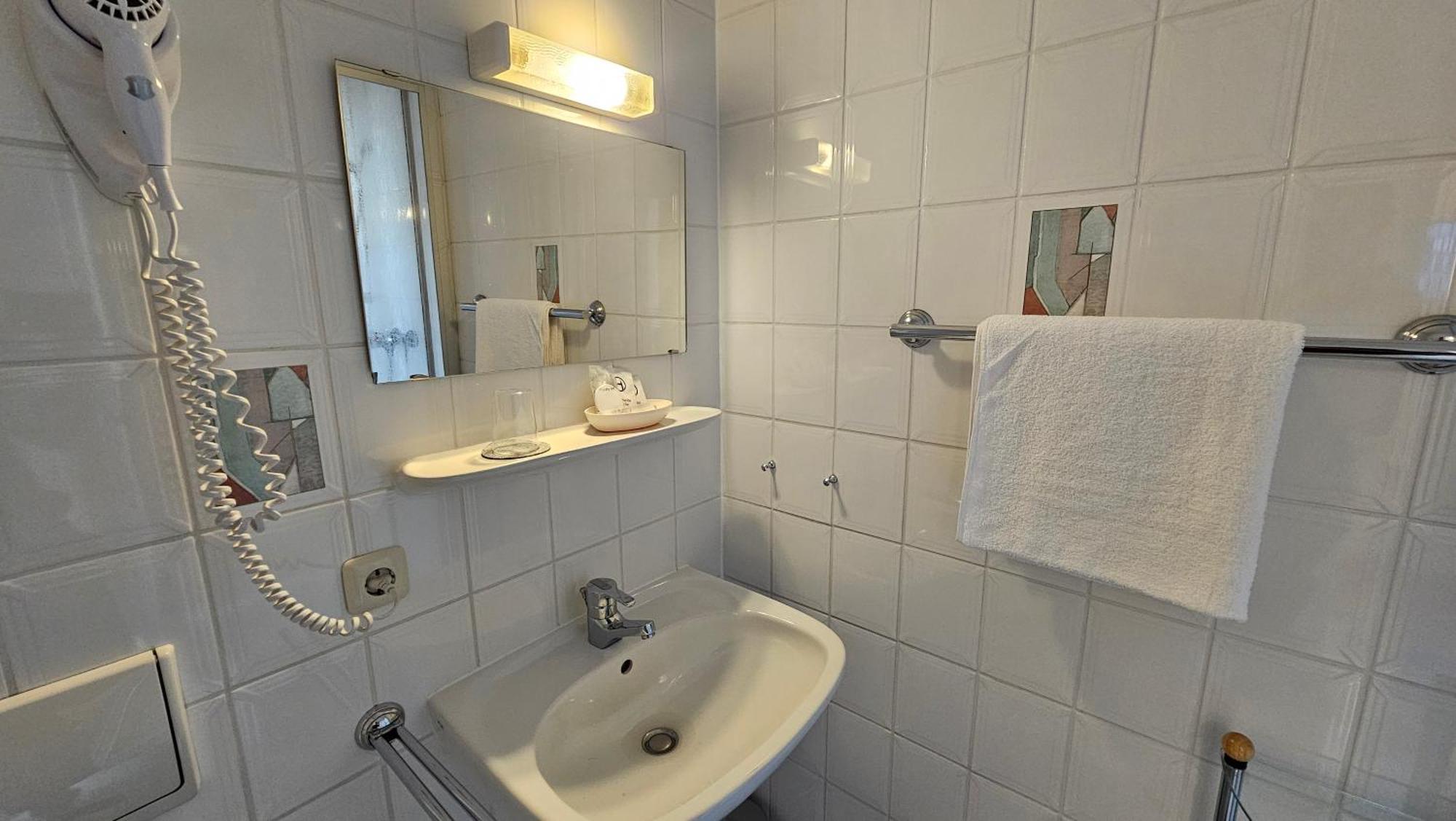 Pension Weisse Rose, Parkplatz, Fruehstueck, Wlan, Zentral Bad Elster Exterior photo