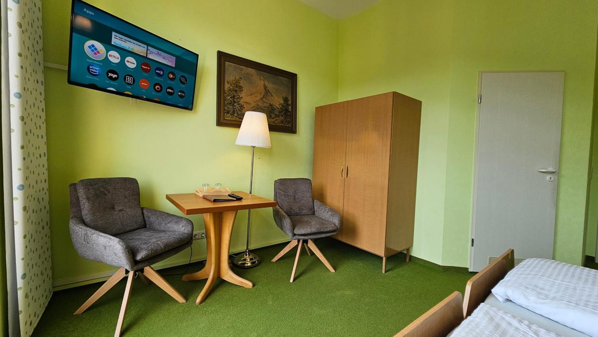 Pension Weisse Rose, Parkplatz, Fruehstueck, Wlan, Zentral Bad Elster Exterior photo