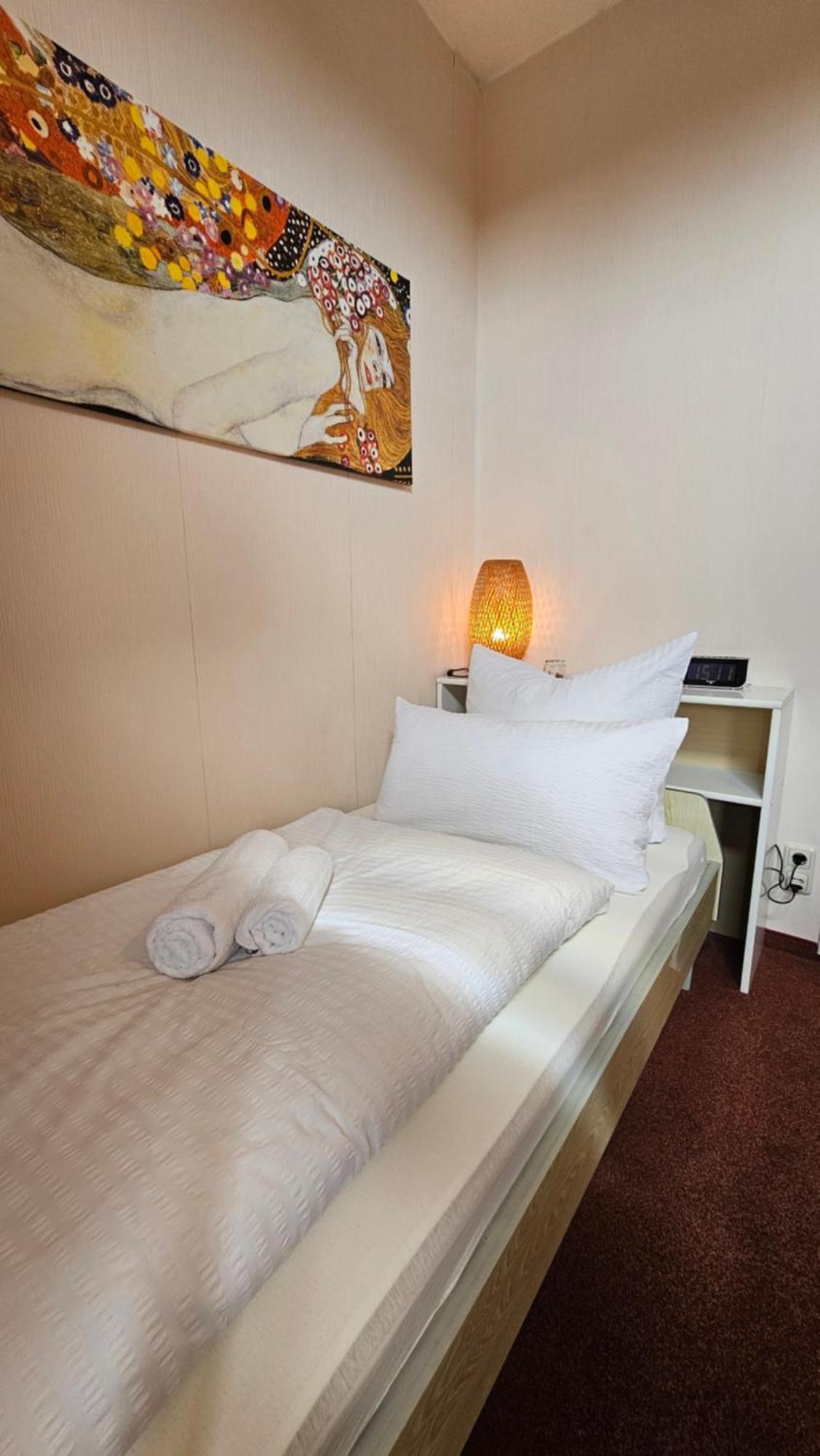 Pension Weisse Rose, Parkplatz, Fruehstueck, Wlan, Zentral Bad Elster Exterior photo