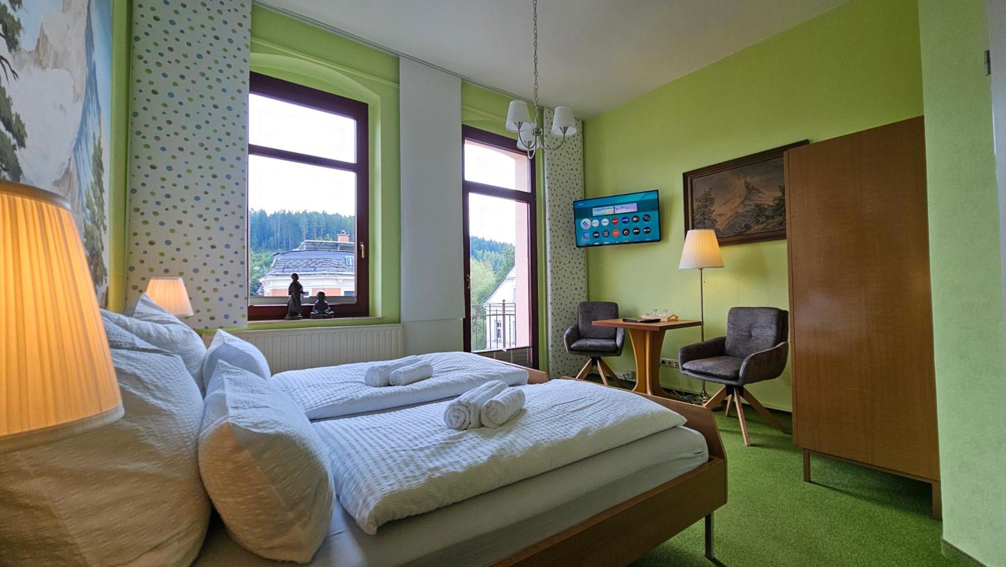 Pension Weisse Rose, Parkplatz, Fruehstueck, Wlan, Zentral Bad Elster Exterior photo