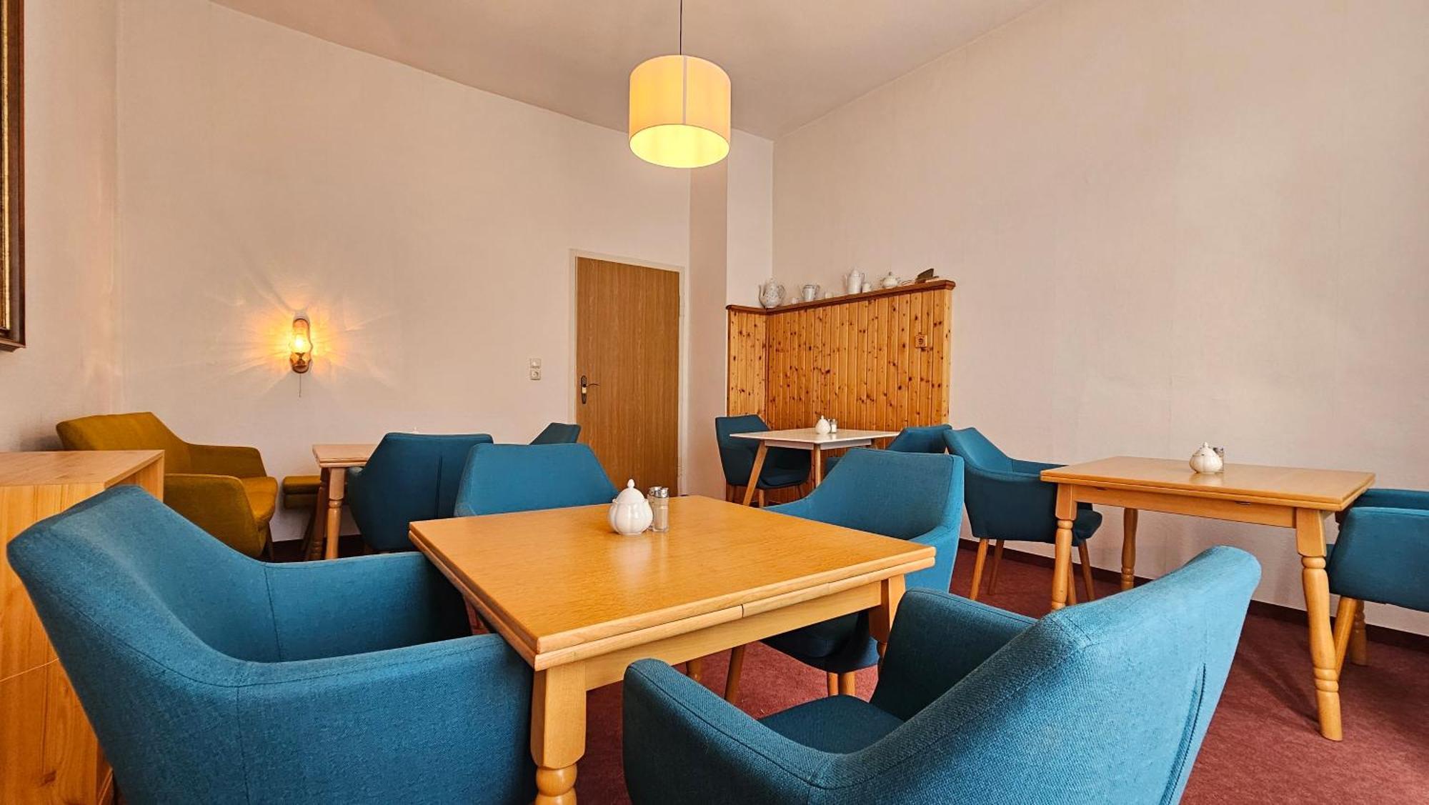Pension Weisse Rose, Parkplatz, Fruehstueck, Wlan, Zentral Bad Elster Exterior photo
