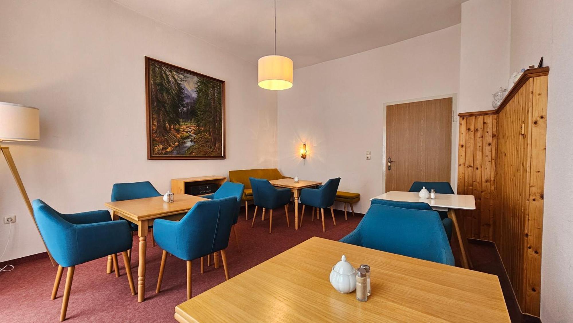 Pension Weisse Rose, Parkplatz, Fruehstueck, Wlan, Zentral Bad Elster Exterior photo